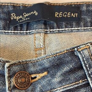 Pepe Jeans London
REGENT style
Size 30 x 32 men’s